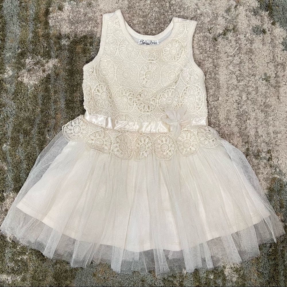 146. Girls Beautees Tulle Doily Cream Dress size 2T tutu